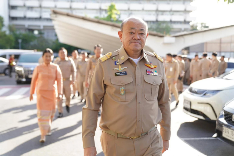‘ไชยวัฒน์’ เล็งเอาผิด ‘ภูมิธรรม-ปลัด มท.’ ย้ายไม่ชอบด้วยกฎหมาย