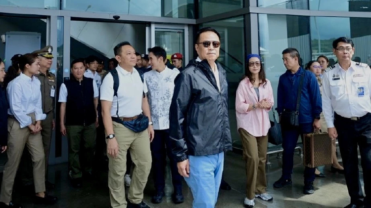 ‘อนุทิน’ ลงพื้นที่ภูเก็ต ตรวจราชการ แก้ปัญหารุกที่หาดบางเทา-หาดฟรีด้อม