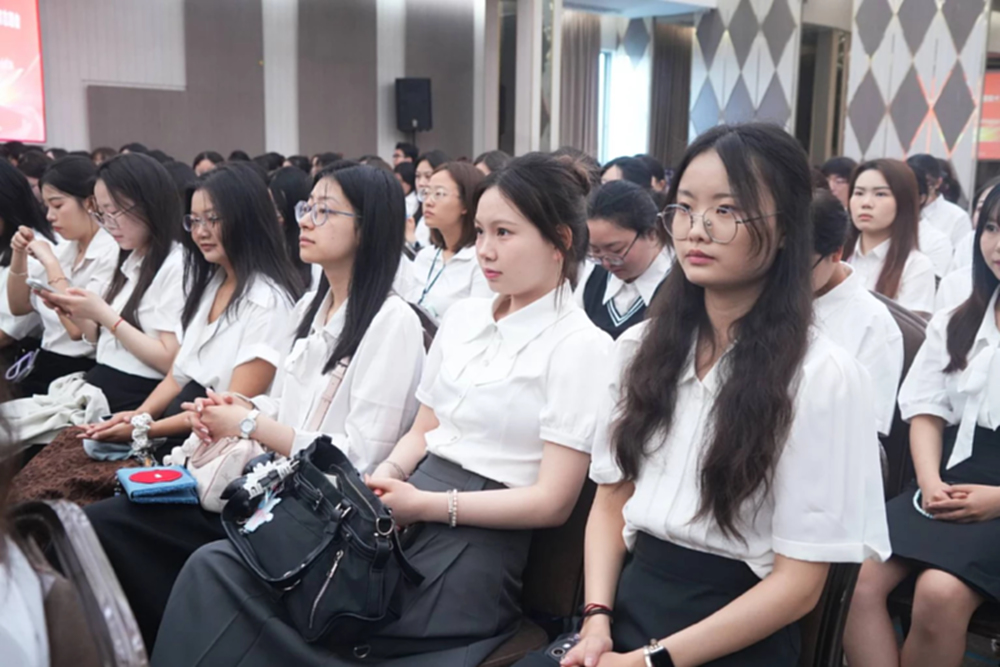 พร้อมส่งครูอาสาสอนภาษาจีนรุ่นที่ 24 สอนนักเรียน สพฐ. ปี 69