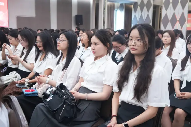 พร้อมส่งครูอาสาสอนภาษาจีนรุ่นที่ 24 สอนนักเรียน สพฐ. ปี 69