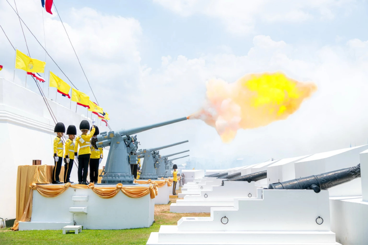 ยิงสลุตหลวงเฉลิมพระเกียรติ สมเด็จพระเจ้าอยู่หัว เนื่องในฉัตรมงคล 2569