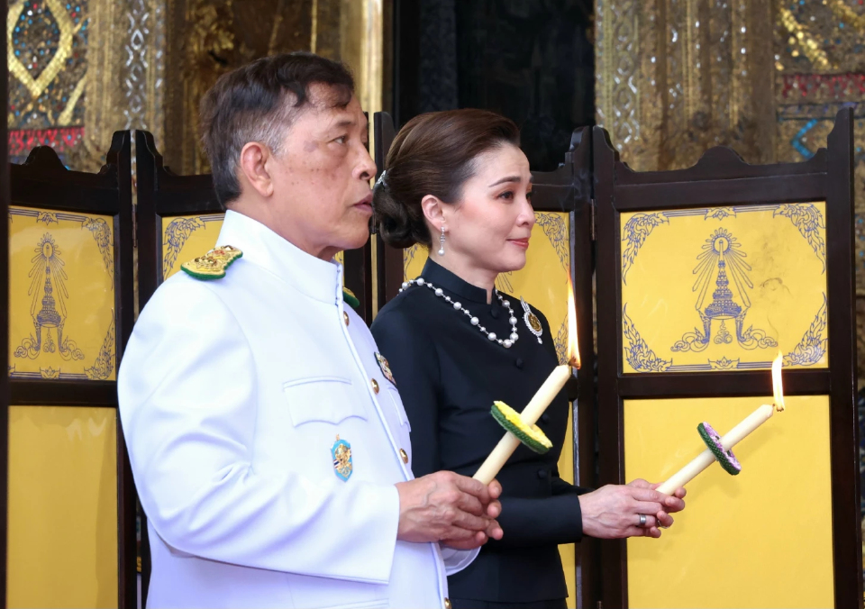 ในหลวง-พระราชินี ทรงบำเพ็ญพระราชกุศลวิสาขบูชา พุทธศักราช 2569