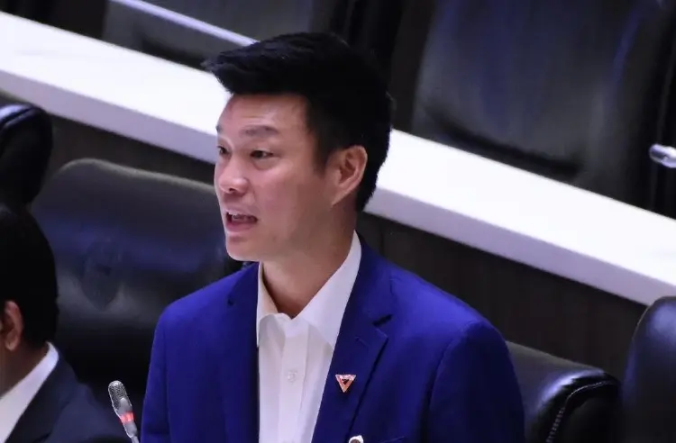 'เท้ง ณัฐพงษ์' เสียใจเหตุรถไฟชนรถเมล์ ขอเร่งสอบสาเหตุ