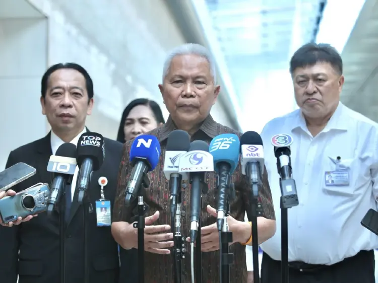 'โสภณ' ชี้สภาฯ ออกแบบไม่เหมาะสม หลังฝนตก น้ำทะลักท่วม สั่งเร่งแก้