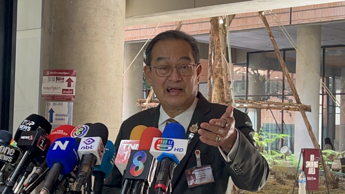 'นิกร' ฉะ 'ณัฐพงษ์' อย่าล้ำเส้น หลังวิจารณ์ร่าง 'แก้รธน.' ของภท.