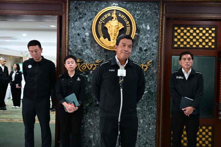 'ชัชชาติ' จ่อลงผู้ว่าฯ กทม.ต่อ ถ่อมตัวชม ปชน.นิยมสูง งัดผลงานสู้