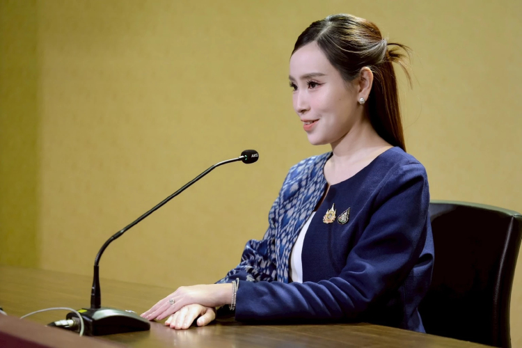 รัฐบาล ปรับสถานะครูจ้าง 7,588 อัตรา เงินเดือน 19,120 บาท เริ่ม 2 มิ.ย.