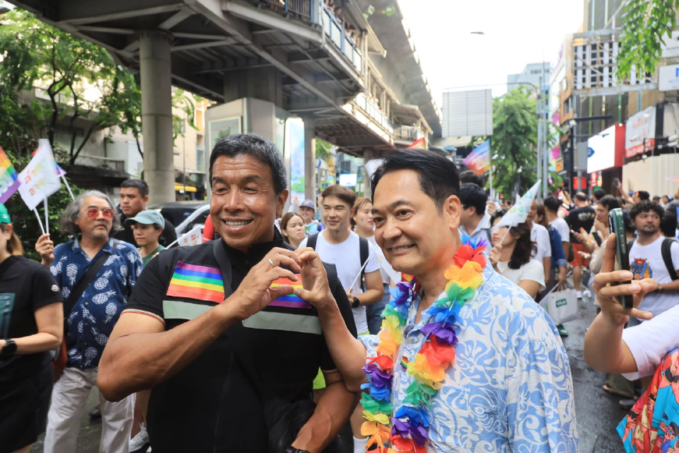 'รมต.-ผู้สมัคร ผู้ว่าฯกทม.' ลุยน้ำท่วม ร่วมงาน Bangkok Pride 2026