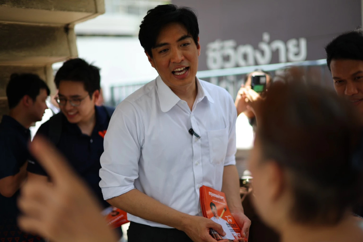 'ชัยวัฒน์' ไปหาเสียงบางลำพู ยันเมืองพัฒนาได้ ไม่ทิ้งใครข้างหลัง