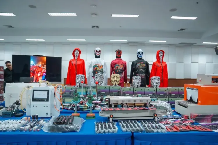 ทลายโรงงานโกดังบุหรี่ไฟฟ้าออนไลน์รายใหญ่ ยึดของกลาง 40 ล้าน