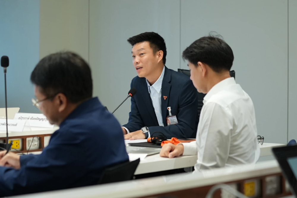 'เท้ง' ซัดรัฐบาลอย่าปฏิเสธประชามติแก้ รธน. - ยินดี 'ทักษิณ' ออกคุก