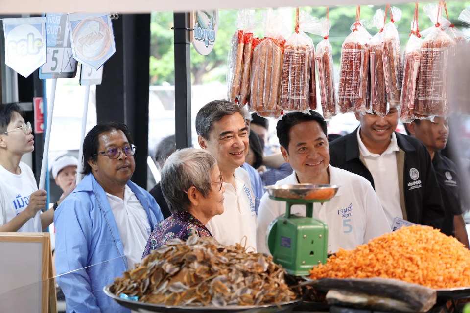 'อนุชา' หาเสียงตลาดสัมมากร ชูนโยบายตลาดกทม. สะอาด-ปลอดภัย
