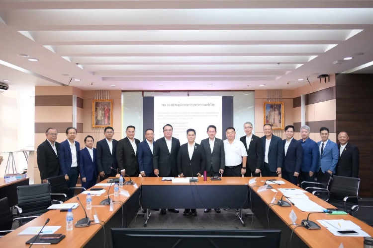 10 สมาคมเหล็ก ชง 8 มาตรการ กู้วิกฤติ 'วราวุธ' สั่งห้ามตั้ง-ขยายโรงงานหล็กแผ่นรีดร้อน