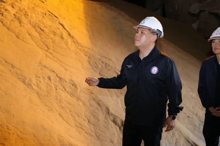'วราวุธ' เยือนโรงงานน้ำตาลไทยอุดรฯ รับปากชาวไร่เร่งงบหนุนอ้อยสดฤดูผลิต 67/68