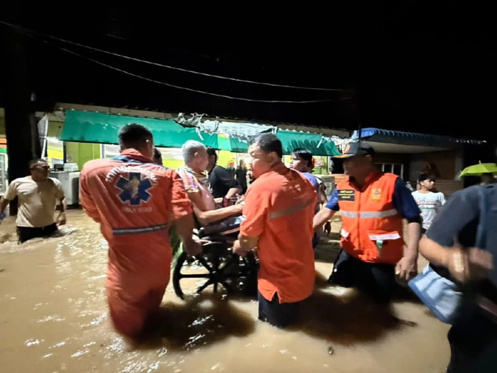 ฝนตกหนัก กระบี่ พังงา ตรัง น้ำล้นตลิ่งเข้าท่วมบ้านเรือนประชาชน