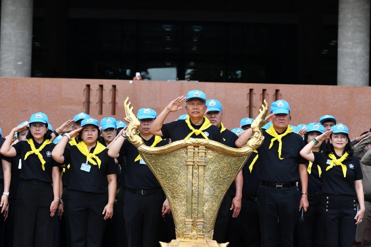 'โสภณ' นำขรก.สภาฯ จัดกิจกรรมเทิดพระเกียรติ พระบรมราชินี