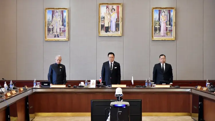 ‘อนุทิน’ เผยประชาชนใช้ชีวิตทำมาหากินปกติ ‘คอนเสิร์ต-กีฬา-ประชุม’ จัดได้