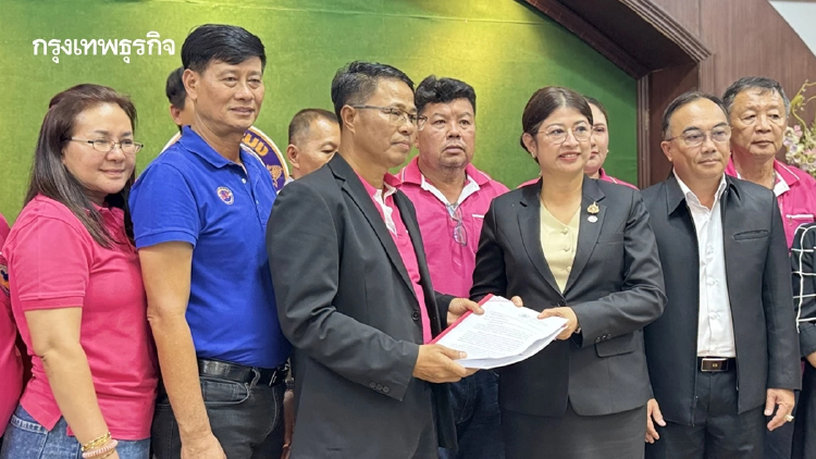เกษตรกร 20 จังหวัดบุกประมง จี้รัฐควักงบอุ้มกุ้งหมื่นตันสู้วิกฤตราคา