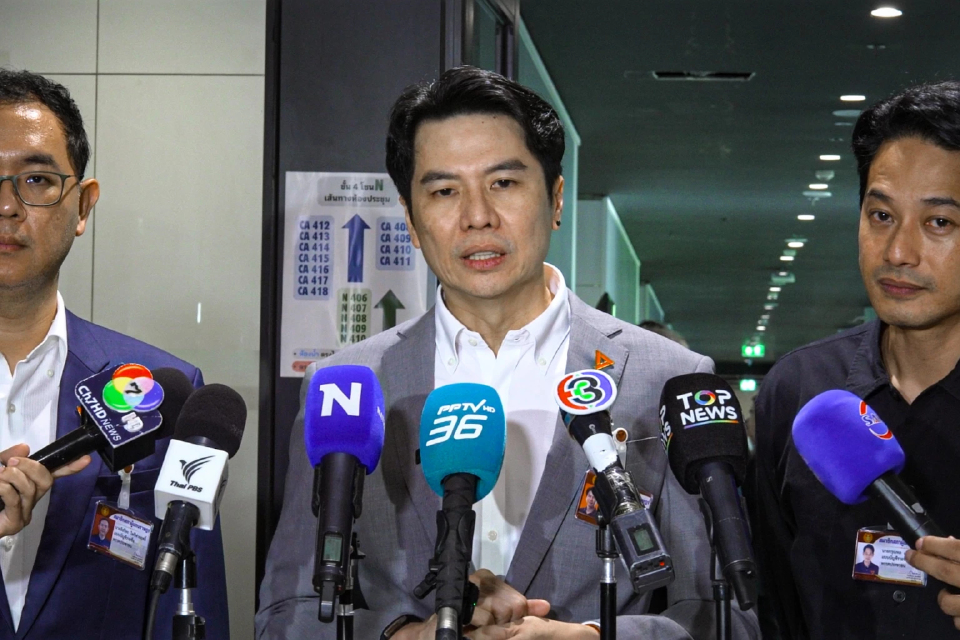 'ภาวุธ' โผล่ให้สัมภาษณ์รอบสัปดาห์ ลั่นไม่ลาออก พร้อมแจงดีเอสไอ