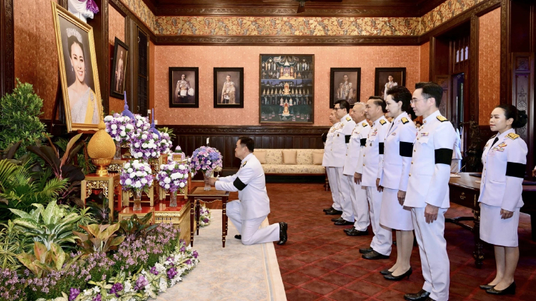 ‘นายกฯ’ ลงนามถวายพระพร ‘พระราชินี’ เฉลิมพระชนมพรรษา 4รอบ