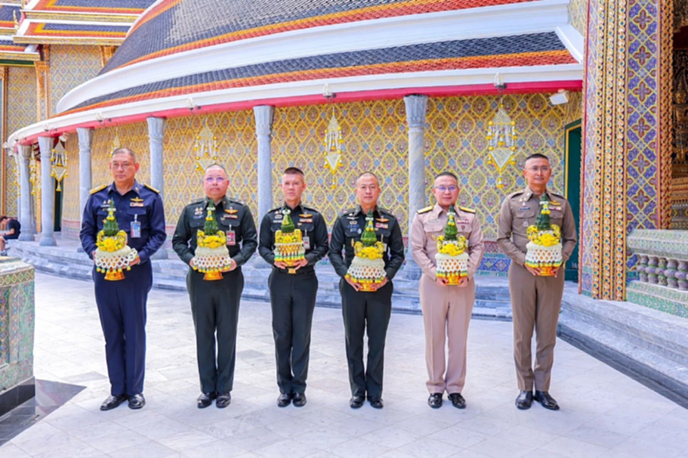 ทหารถวายสักการะ 'สมเด็จพระสังฆราช' โอกาสวันคล้ายวันประสูติ