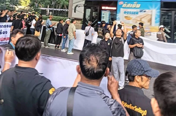 'วราวุธ' รับลูกนายกฯ เคลียร์ม็อบอ้อย ดันปรับเกณฑ์เงินช่วย 120 บาท/ไร่