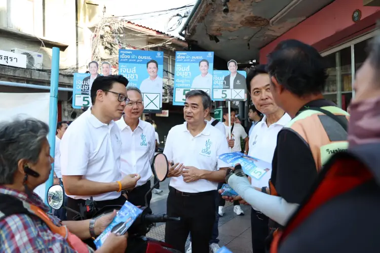 'อภิสิทธิ์' ฟังเสียงสะท้อนวินฯ ทวงถามรัฐบาลปมเยียวยาน้ำมัน