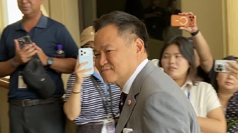 ‘อนุทิน’ ตีมึน โผล่คอมเมนต์โพสต์ ‘พิพัฒน์’ โดนไถเงินเดือนละ5ล้าน