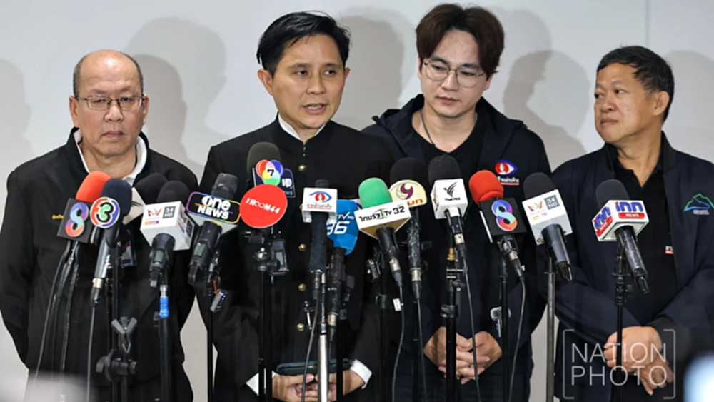 คืบหน้าคดีแตงโม "ปานเทพ" หอบหลักฐานใหม่ยื่น "ดีเอสไอ" เชื่อ "แตงโม" ไม่ได้อยู่บนเรือ