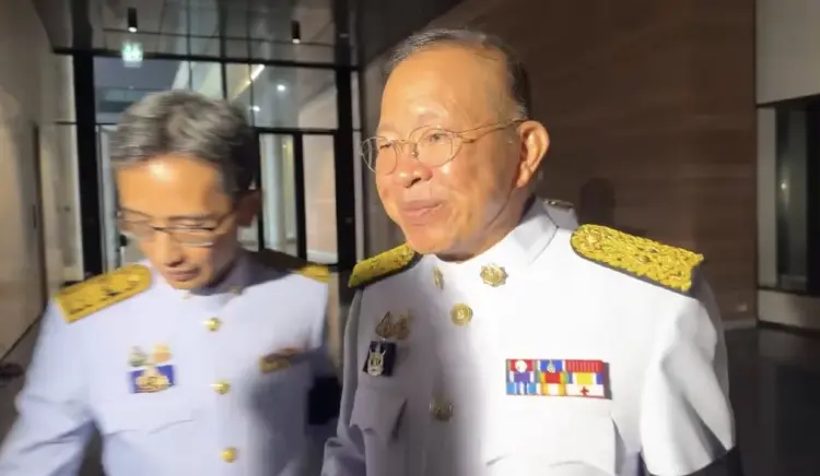 'มงคล' ไม่ตอบ เป็นคนในคลิปที่ยื่นโพยให้ 'กกต.' หรือไม่