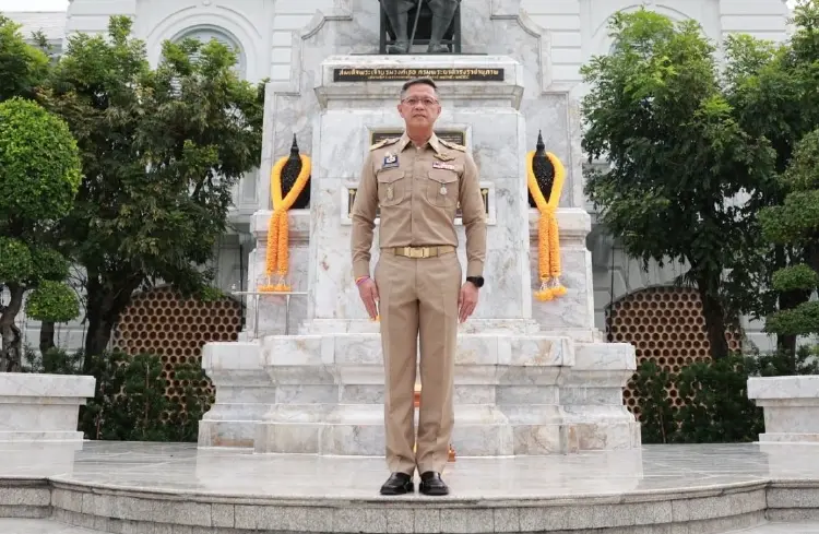 ปลัด มท.สั่งเด้งฟ้าผ่า 'อธิบดี สถ.' เซ่นปมโกงสอบท้องถิ่น 4.5 พันล้าน