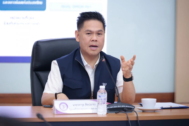 'วราวุธ' สั่งตรวจเข้มน้ำทะเลสีดำ กนอ.ยันไม่พบปล่อยน้ำเสีย เป็นดินเลนธรรมชาติ