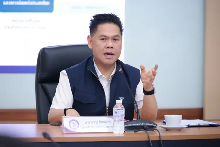 'วราวุธ' สั่งตรวจเข้มน้ำทะเลสีดำ กนอ.ยันไม่พบปล่อยน้ำเสีย เป็นดินเลนธรรมชาติ