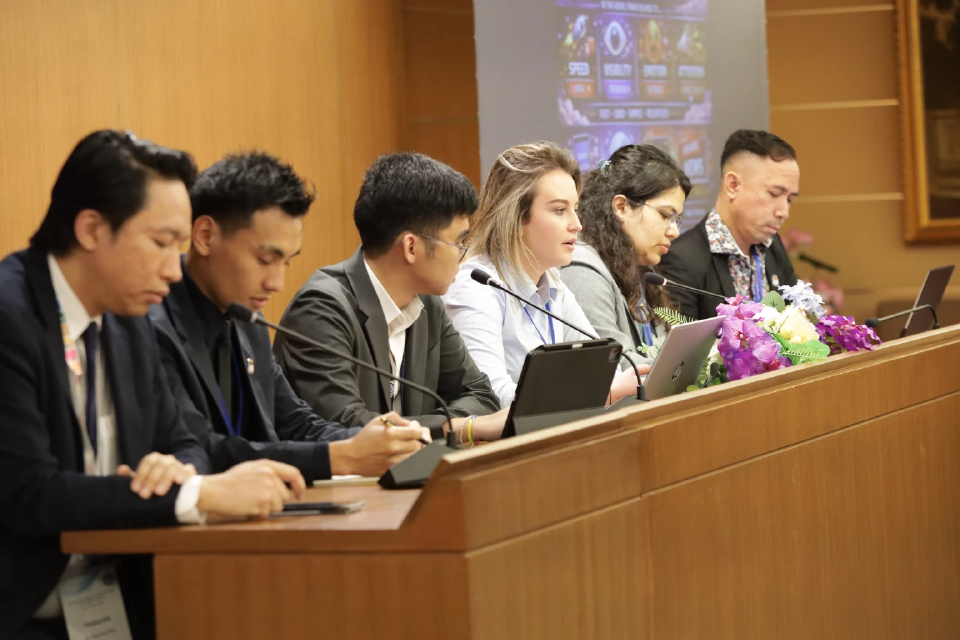 การทูต 2.0 กับการมองไกลกว่าประเทศไทย | World Wide View