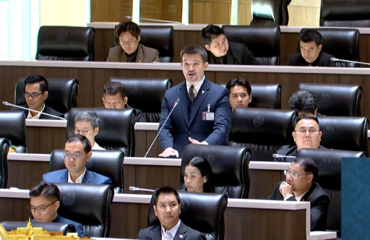'สส.ปชน.' ซัด 'รัฐบาล' พูดไม่ทำ หลังไร้งบฯ แก้ฝุ่น-สารพิษปนเปื้อน