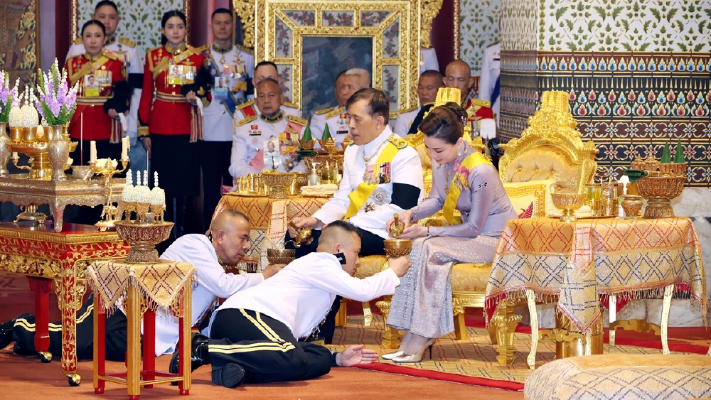 ในหลวง-พระราชินี เสด็จฯ ไปในการพระราชพิธีมหามงคลเฉลิมพระชนมพรรษา 4 รอบ