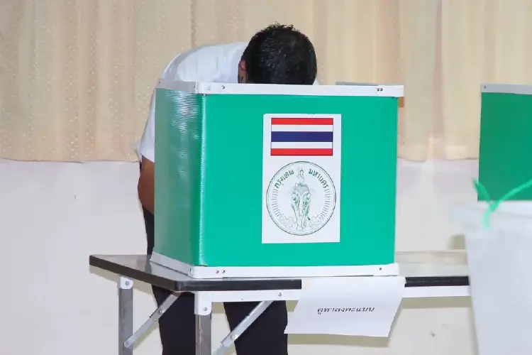 ปธ.กกต. คาดรู้ผลเลือกผู้ว่าฯ กทม. 3 ทุ่ม เป้าผู้มาใช้สิทธิ์ 70%