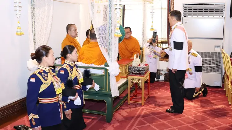 ในหลวง-พระราชินี เสด็จฯ ในการพระราชพิธีทรงบำเพ็ญพระราชกุศลปัณรสมวาร 15 วัน