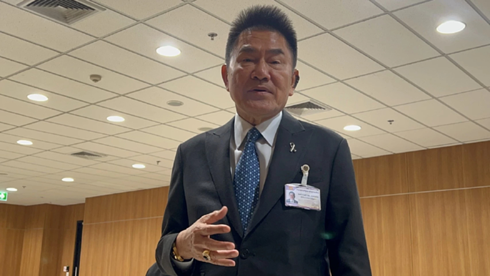 'ทปษ.ปธ.สภา' ฉะอย่ามีหัวไว้คั่นหู หลังวิจารณ์นโยบายเคารพธงชาติ