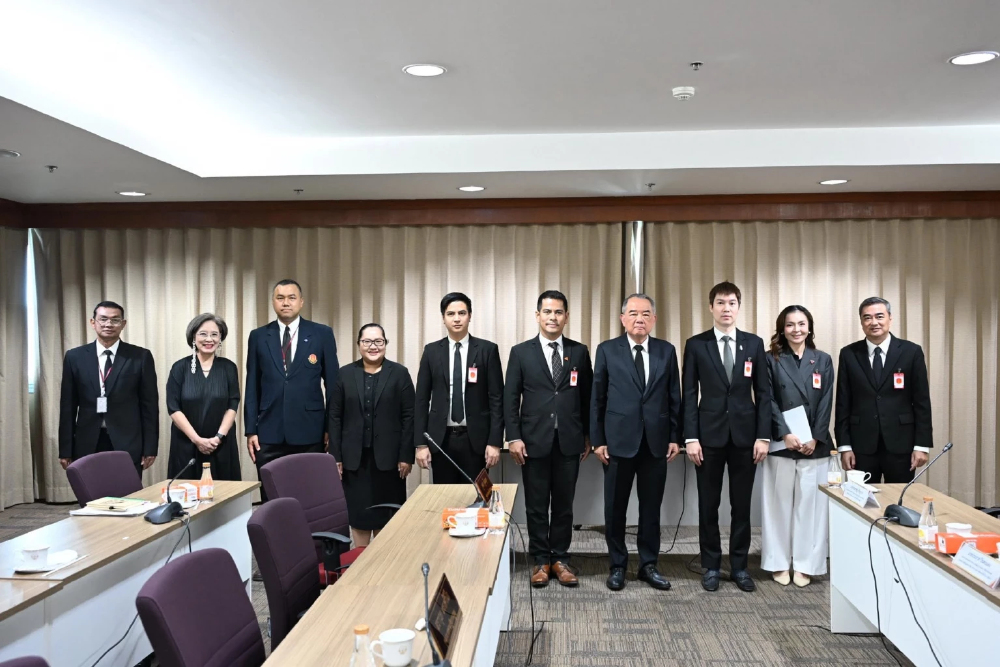 '2กมธ.รัฐสภา' หารือ ศาลรธน. 'นรเศรษฐ์' บอกให้มีคูหา เลือก สสร. ได้