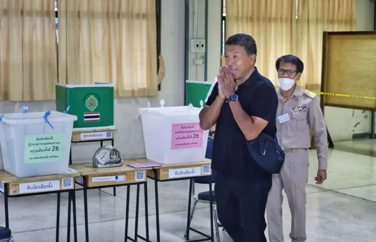 'นิด้าโพล-พระปกเกล้า' เผยผลทำนายเลือกตั้ง กทม. 'ชัชชาติ' นำขาด