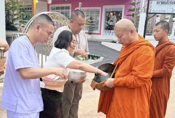 'อดีตแม่ทัพกุ้ง' อุปสมบท ได้รับฉายา 'พระบุญสิน โชติปัญโญ'