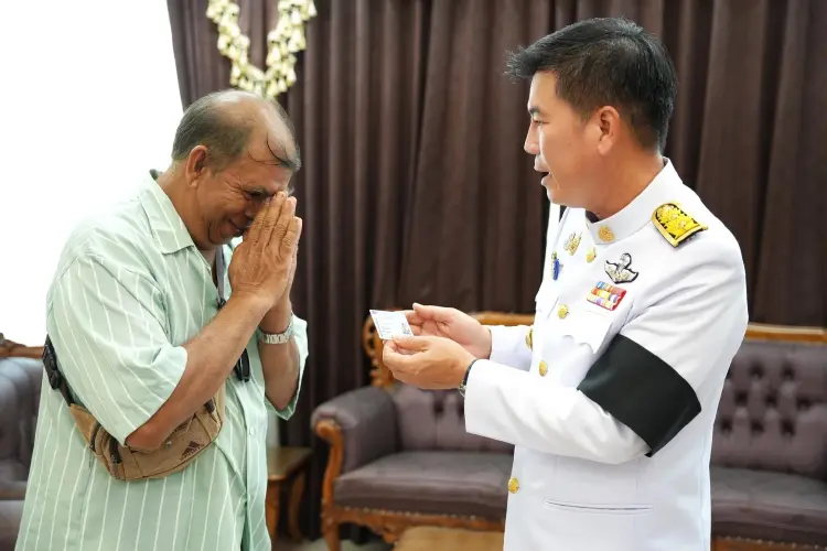 สิทธิสวัสดิการแห่งรัฐ ได้รายแรกตามหลักเกณฑ์ใหม่ ผู้ว่าฯมอบบัตร