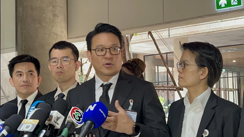 'กมธ.สธ.' จี้ 'รัฐ' ขยายผล สอบ 'พ่อทิพย์' หวั่นเอี่ยวค้ามนุษย์