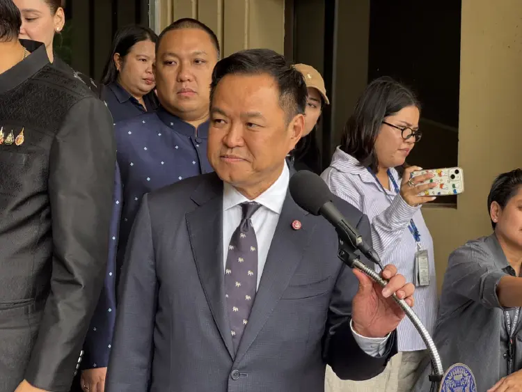 'อนุทิน' สั่ง 'เอกนัฏ' กลาง ครม.ลดราคาน้ำมันค้าปลีกในประเทศ หวังลดต้นทุนธุรกิจ ค่าครองชีพประชาชน
