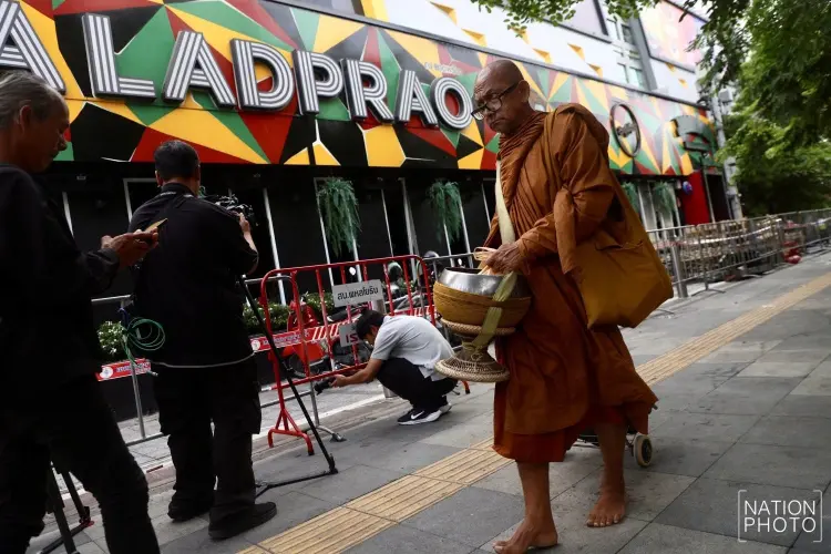'โรงเบียร์ ณ ลาดพร้าว' เช้านี้ หลังไฟไหม้กลางดึก ตาย 27 เจ็บ 63 ราย