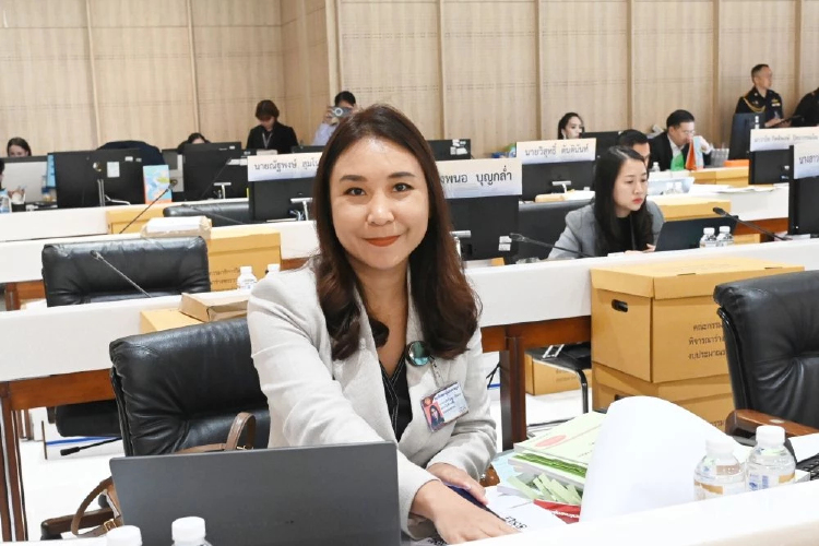 'ศิริกัญญา' จี้ เปิดโรดแมป เงินกู้2แสนล้าน เปลี่ยนผ่านพลังงาน
