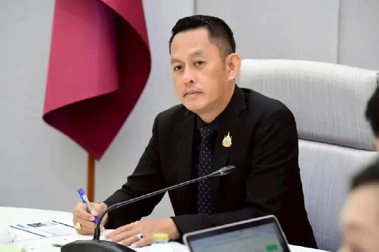 เปิดนามสกุล ‘ชูแก้ว’ บรรจุราชการ ก่อน 'รัชพงศ์' ลาออกเลขาฯ รมว.คมนาคม