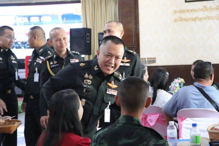 มทบ.38 เปิดบ้านทหารใหม่ มอบรางวัลพลทหารยิงปืนดีเยี่ยม
