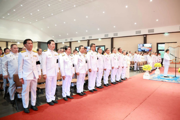 เจริญพระพุทธมนต์ ทำบุญตักบาตร ถวายสัตย์ปฏิญาณ วันเฉลิมพระชนมพรรษา ร.10